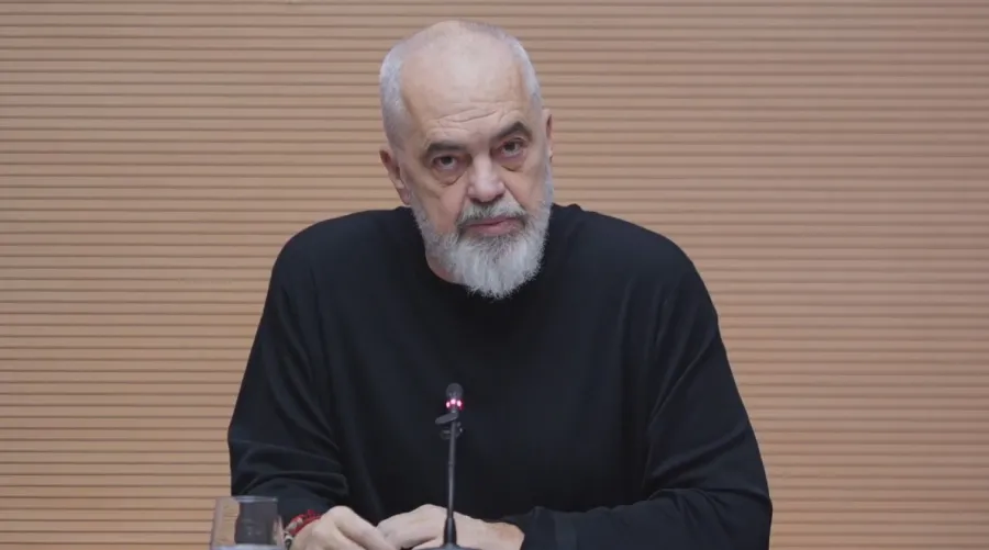 Mbi 11 milionë udhëtarë në 2025, Rama: Tirana Airport i pari në rajon