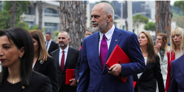 Rama bën 7 lëvizje në kabinet, largohen Balluku dhe Spiropali