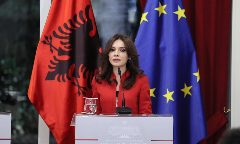 “Problemi është politik”, Spiropali me mesazh të fortë për gjuhën shqipe në Maqedoni
