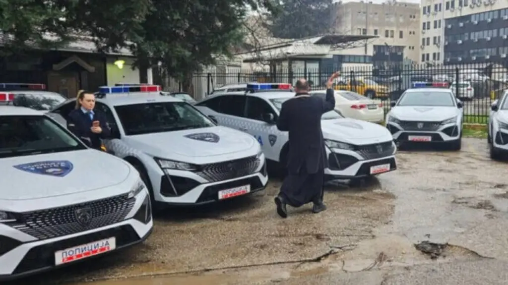 BDI reagon: Të sqarohet rasti i ritualeve fetare mbi automjete zyrtare të policisë
