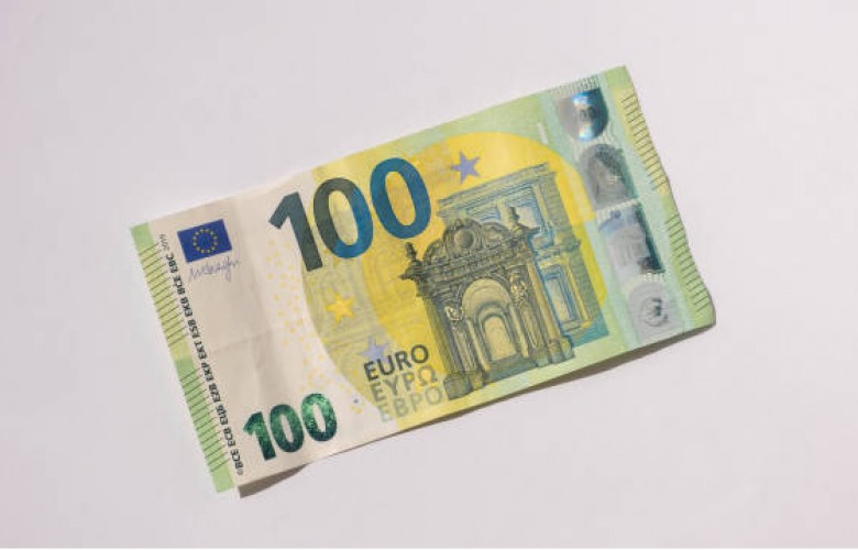 Studentët mund të aplikojnë për mbështetjen prej 100 eurosh