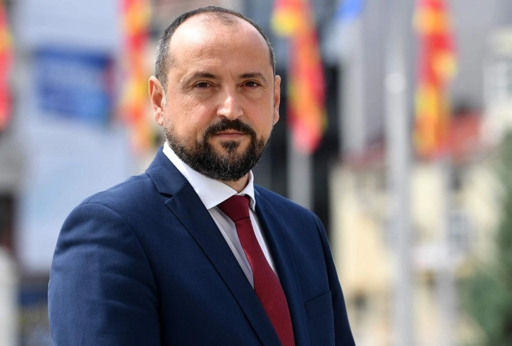 Mbi 60 milionë euro vetëm për kamata? Bytyqi kritikon huamarrjen e re