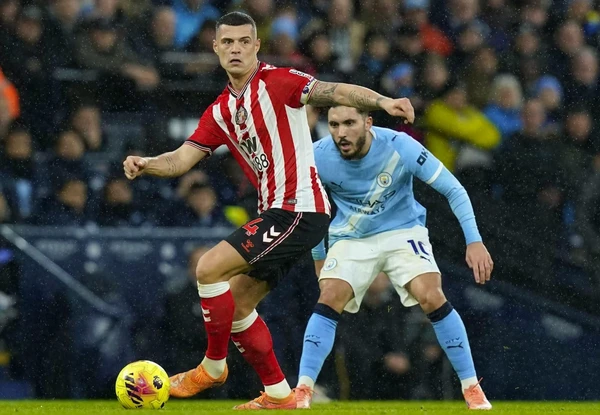 Granit Xhaka: Një rrugëtim i jashtëzakonshëm nga Basel te Sunderland