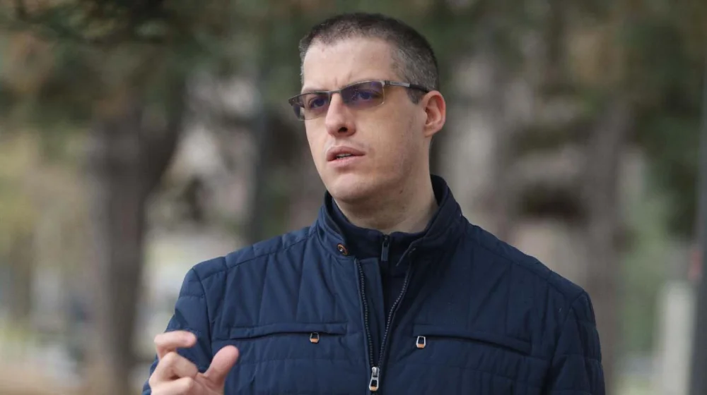 Akuza të forta ndaj Aleksandar Vučić: ‘Sakrifikoi serbët e Kosovës për interesa politike’