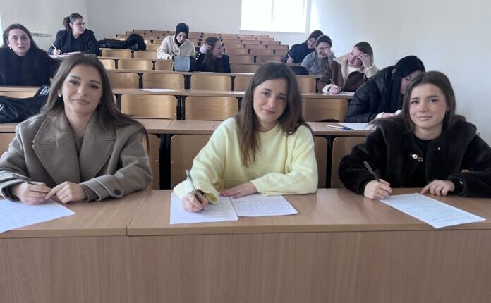 Tre motra, një rrugëtim: trinjaket Xhemaili nga Kumanova mes librave dhe punës