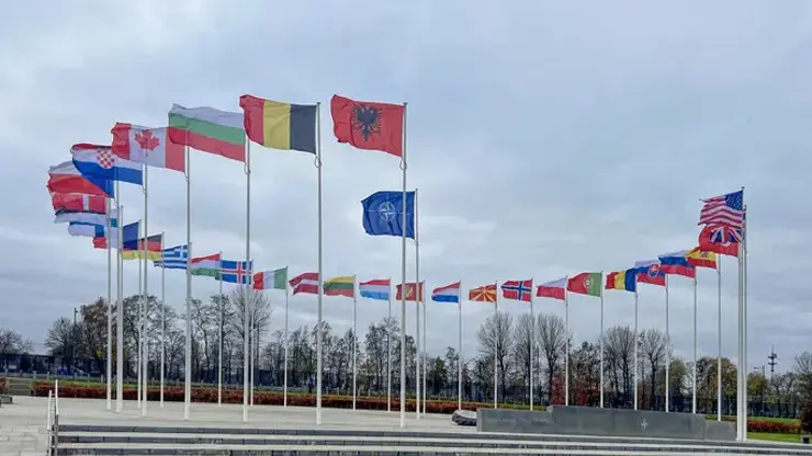 Përjashtimi i Spanjës nga diskutimi, reagon NATO: “Nuk ekziston nen për ndëshkime të tilla”