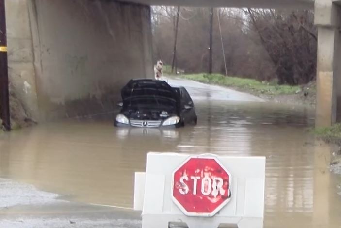 Alarm në Ohër: Përmbytje të shumta në fshatin Orman
