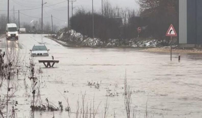 Dëmet nga përmbytjet në Shqipëri vlerësohen deri në 300 milionë euro