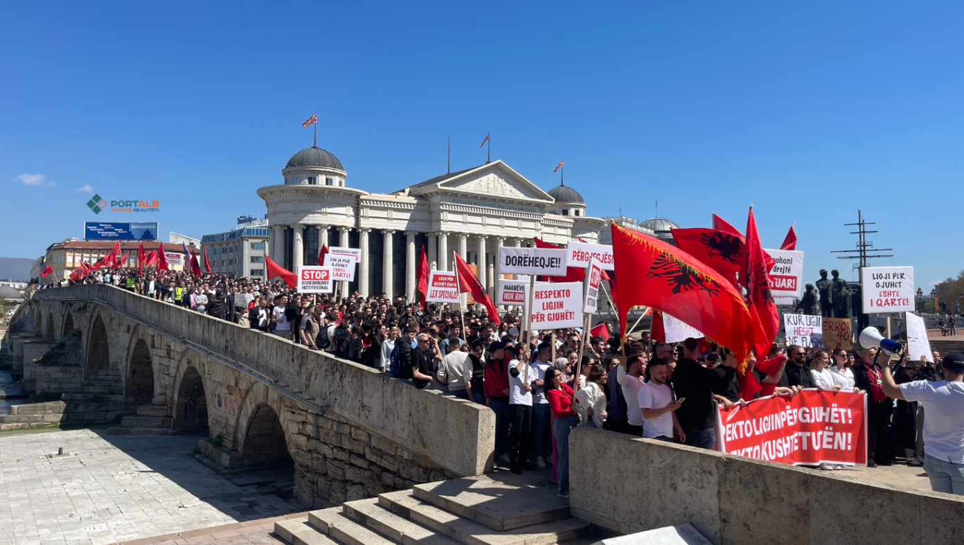 OVL UÇK mbështet protestën e studentëve shqiptarë në RMV: “Bashkohuni me ta”