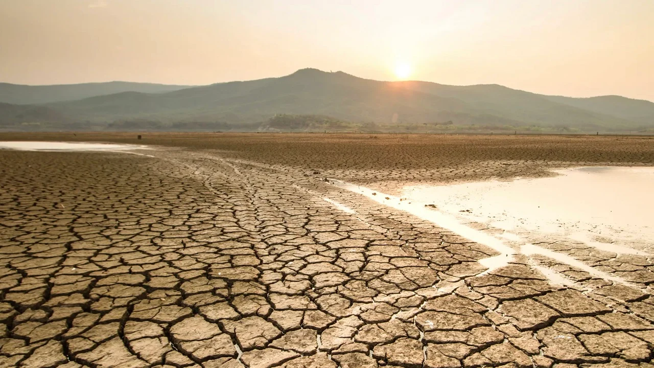 OKB: Uji po mbaron, bota përballë një krize të rrezikshme