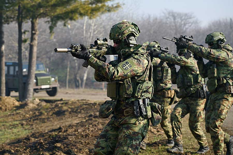 Shala: Serbia po dërgon një mesazh të fortë me stërvitjen gjigante të Vidovdanit