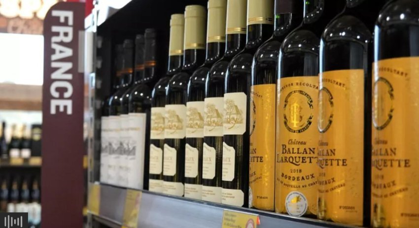 Trump: Tarifë 200% për verërat dhe shampanjat franceze