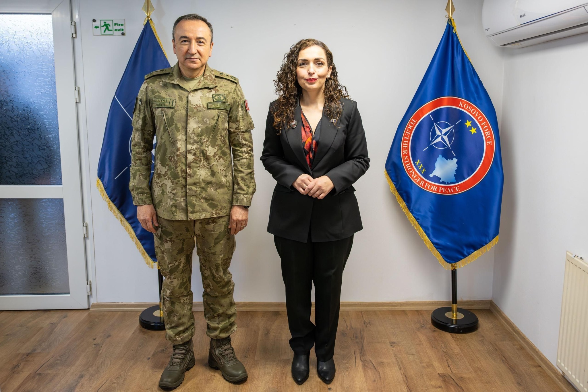 Komandanti i KFOR-it priti presidenten, në fokus siguria në Kosovë