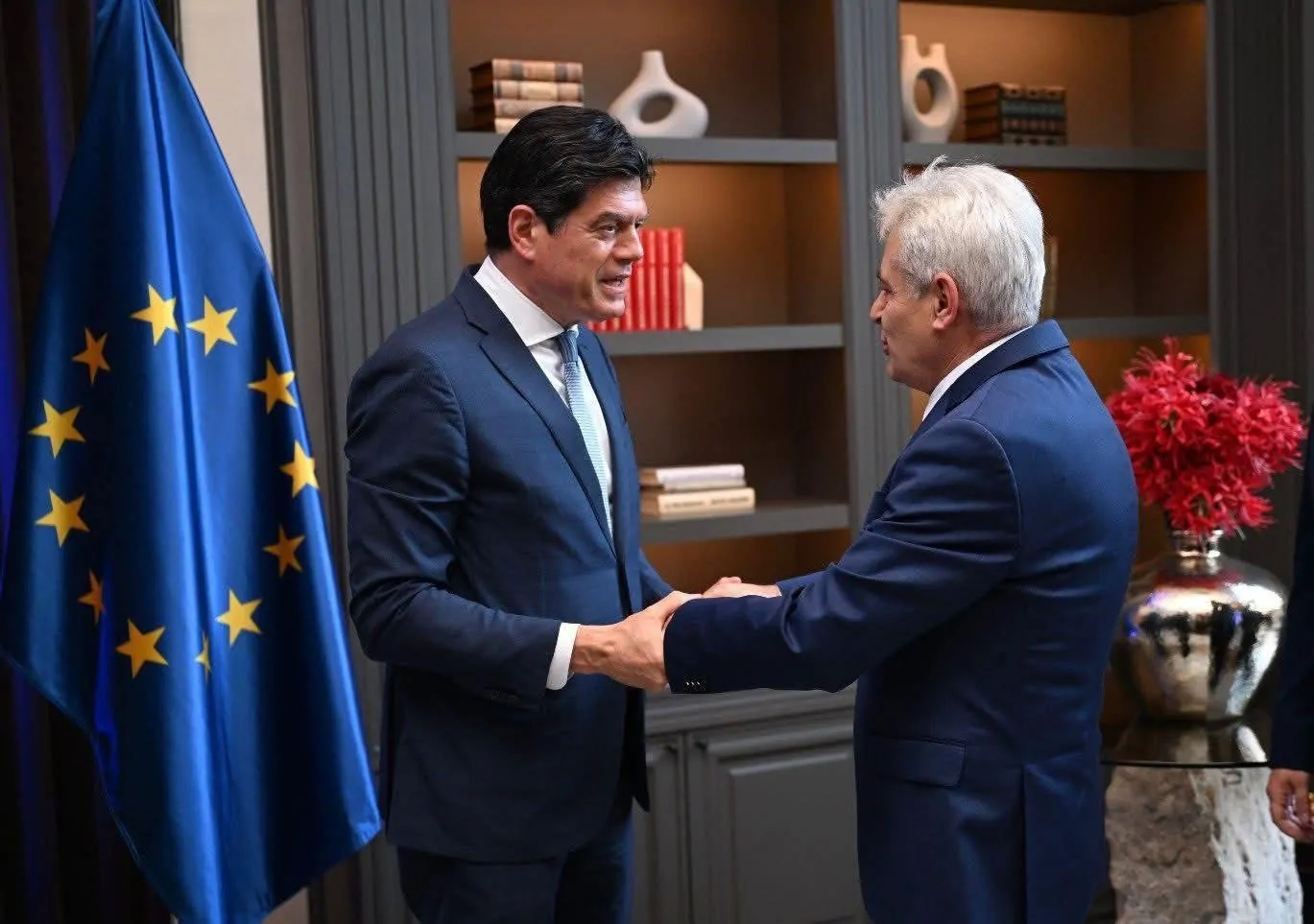 Integrimi në BE në fokus të takimit Ahmeti–Rokas në Shkup