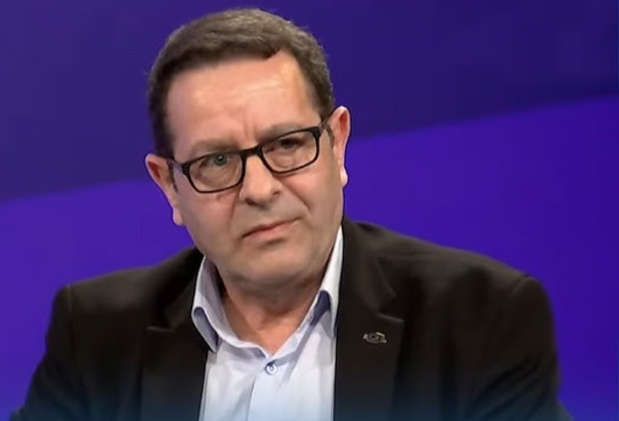 Për deputetët shqiptarë!